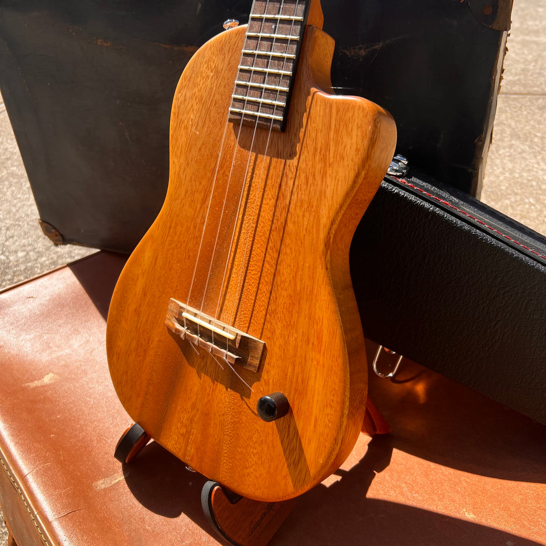 Pono BE-D Baritone Solid Body Acacia Ukulele Electric, Passive Pickup, Rosewood Fingerboard, Padded Case Ukulele Trading Co Australia