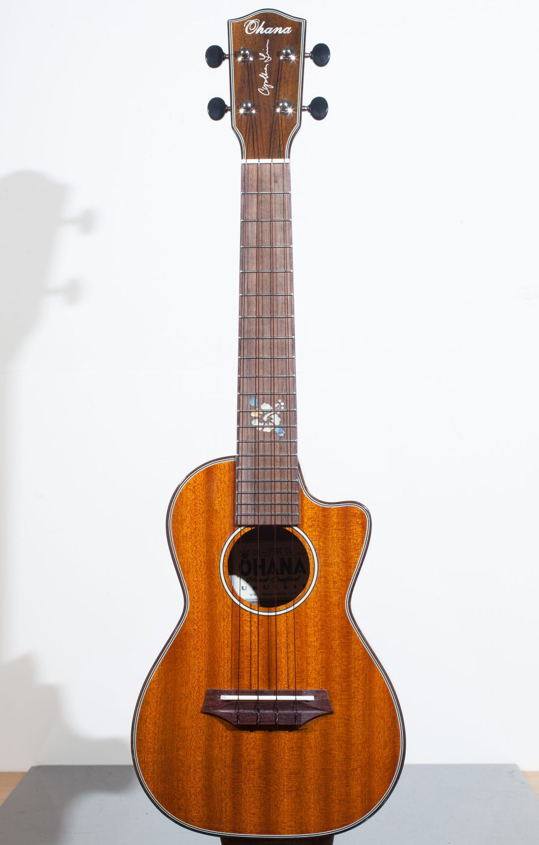 CK-35CG-CL Cynthia Lin Concert Ukulele Pack Solid Mahogany with Cutaway Ohana ukulele trading co australia